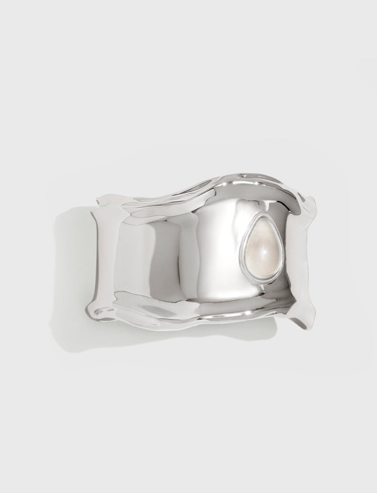 镶白玛瑙手镯 White Agate Cuff