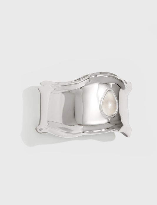 镶白玛瑙手镯 White Agate Cuff