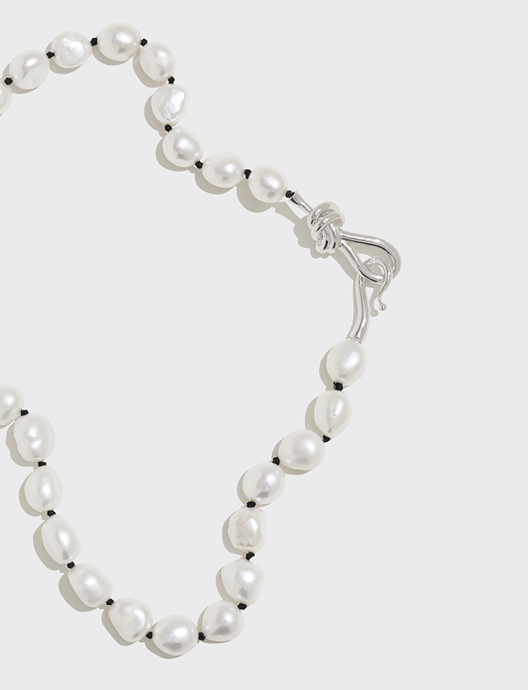 巴洛克珍珠绳结扣项链 Baroque Pearl Necklace