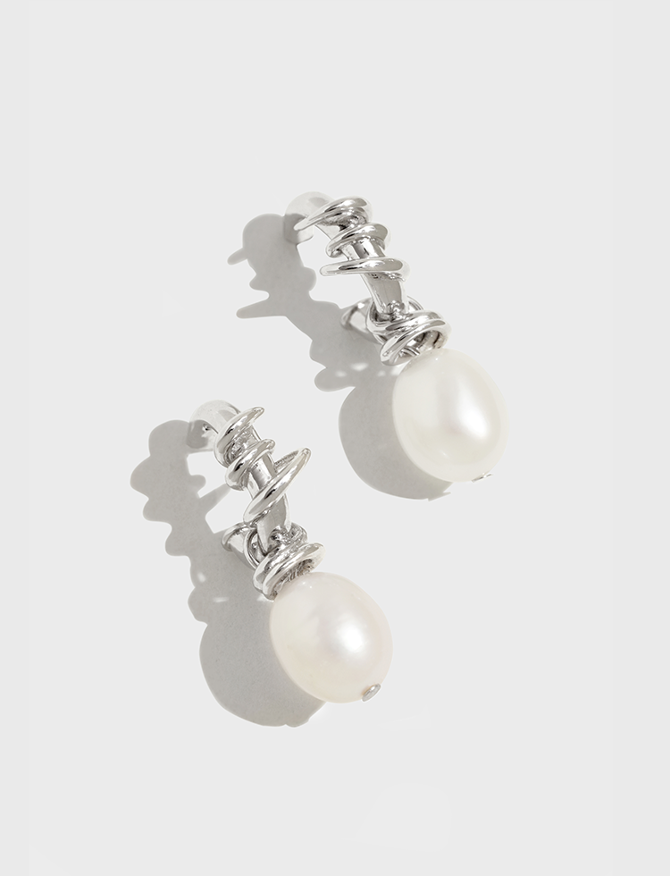 绳结圈圈珍珠耳环 Pearl Knot Earrings