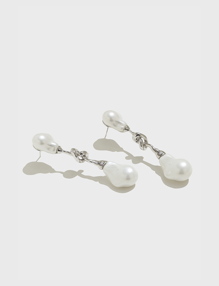 绳结异型珍珠造型耳环 Faux Pearl Knot Earrings